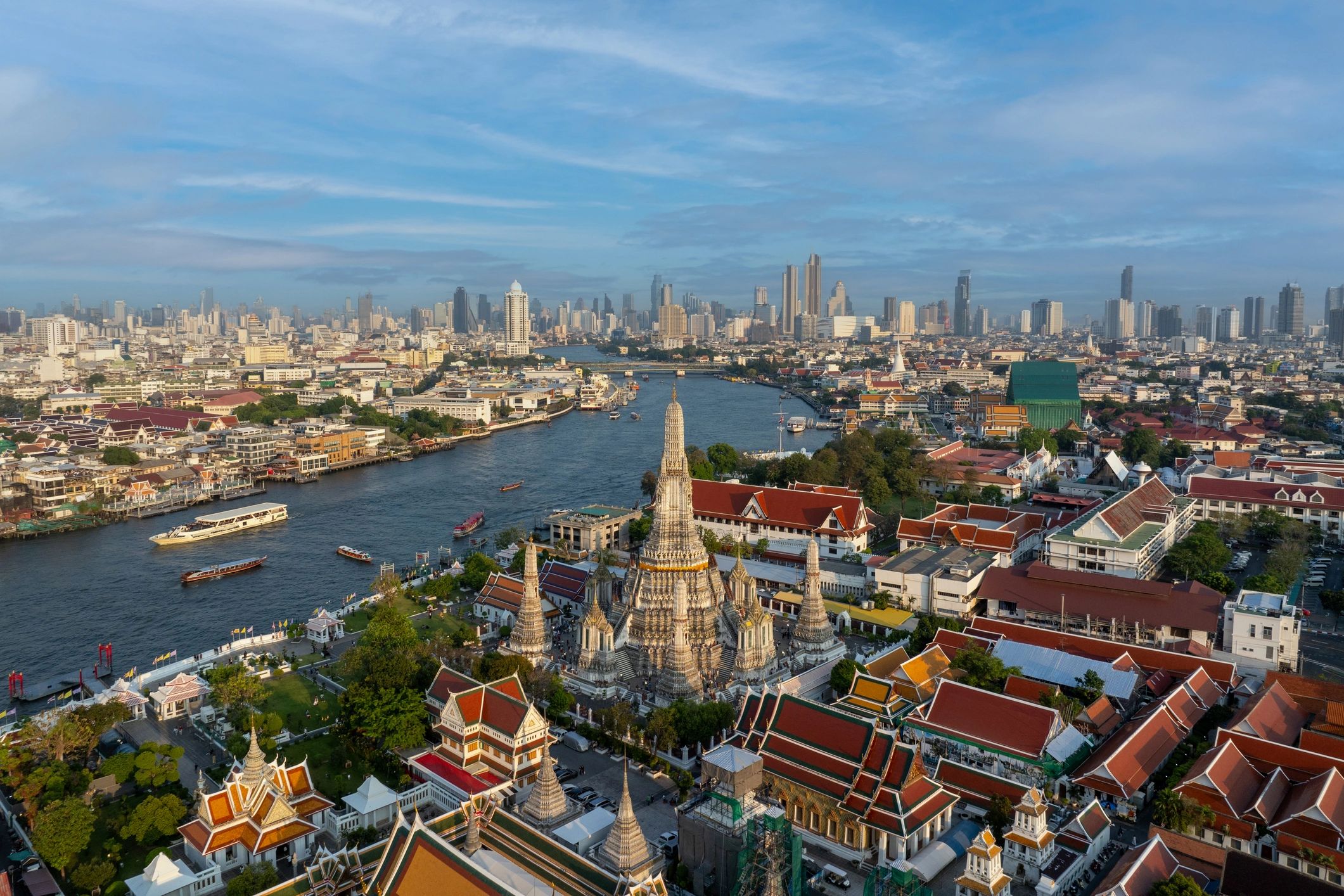 Wat Arun temple in Bangkok at golden hour